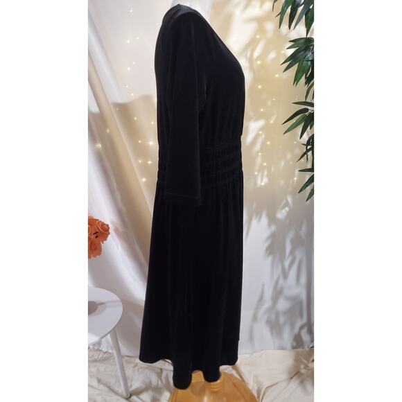 Eddie Bauer Smocked Black Velour Crossover Surplice Neck Midi Dress Womens LP - Picture 4 of 11